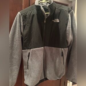 Boys size youth XL (14/16) The North Face fleece coat